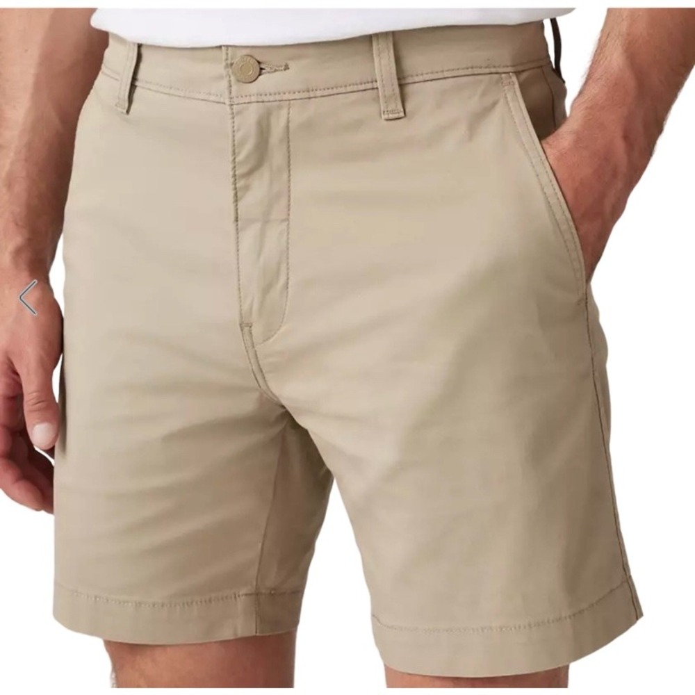 LEVI STRAUSS NEW 42/8 XX Chino Tech Shorts Tan Standard Fit Stretch Quick‎ Dry